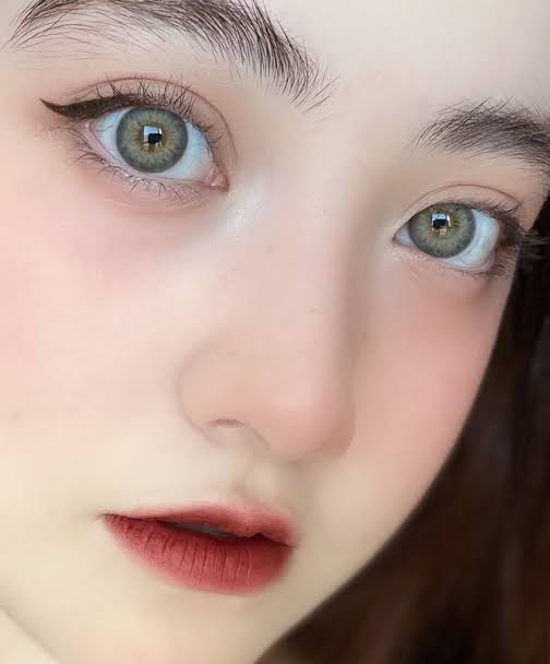 GREEN GRAY